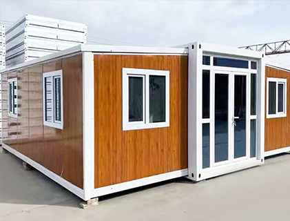Uitbreidbaar containerhuis met dubbele vleugels